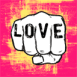 Poing "Love" frappant votre écran